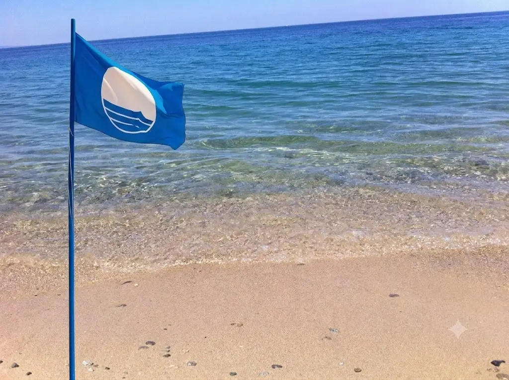 Agosto da Record a Schiavonea: Mare, Eventi e Bandiera Blu
